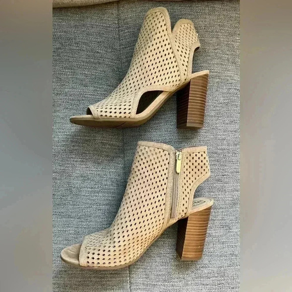 Like New! Circus by Sam Edelman Open Toe Block Heel Booties, Tan, Size 8.5 - Picture 7 of 9